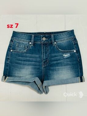 sz 7 - New Indigo Reign Juniors' Curvy Roll Up Cuff Shorts